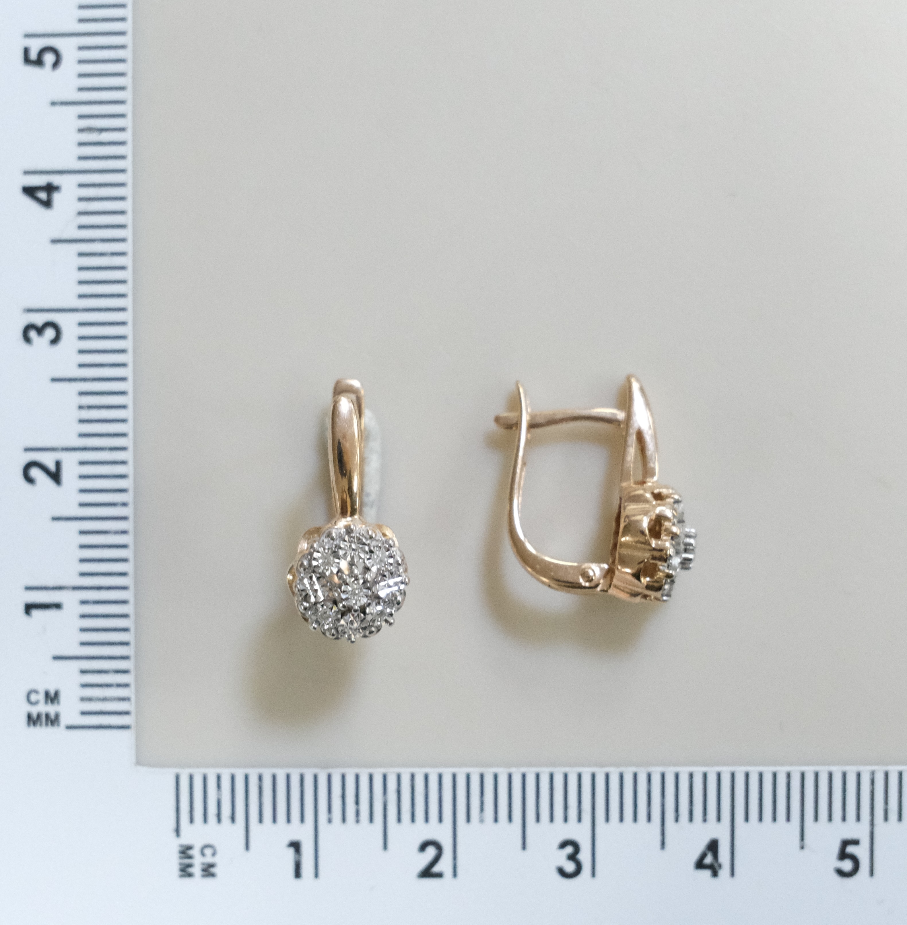 Серебряные серьги с бриллиантами